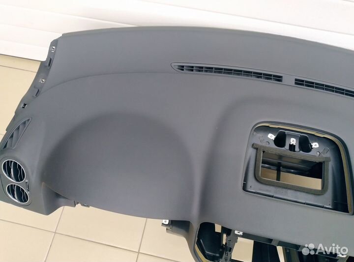 Торпедо Volkswagen Golf Plus 2005-2014