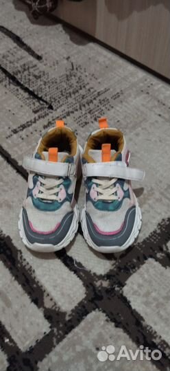 Кроссовки на девочку
