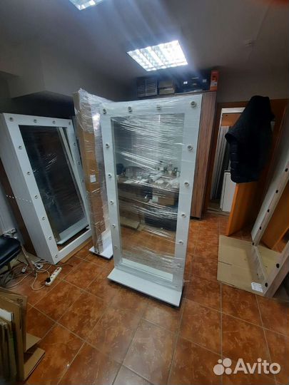 Зеркало в полный рост 185 на 80 с подставкой