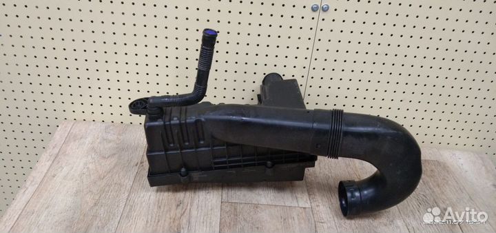 Корпус воздушного фильтра Volkswagen Tiguan