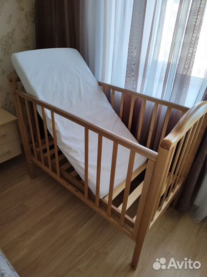 Детская кроватка