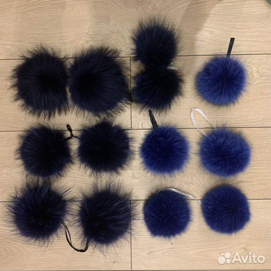 Меховые помпоны парные