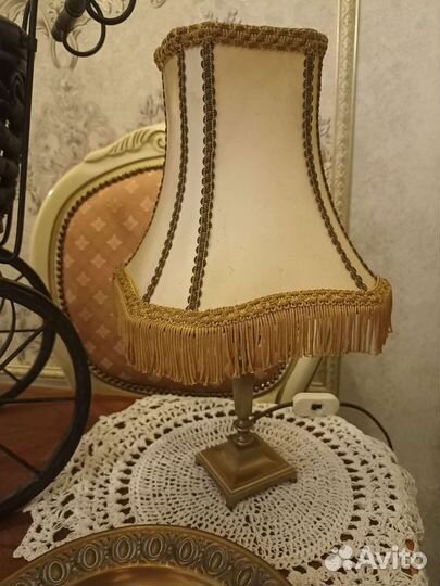 Старинная кукольная коляска и тарелочка