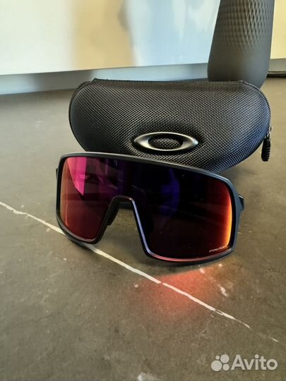 Солнцезащитные очки Oakley Sutro O009462