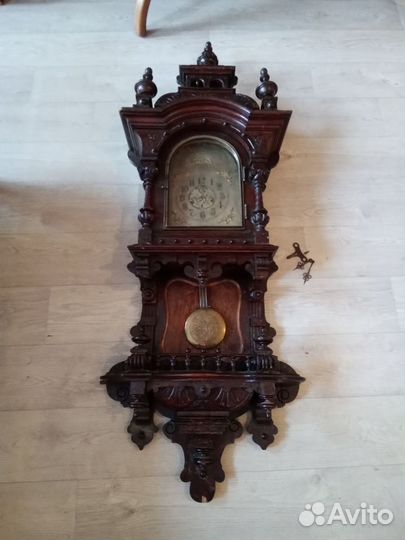 Старинные настенные часы
