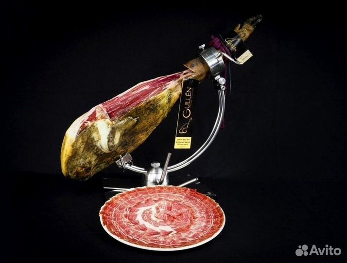 Хамон Иберико бейота Guillen на кости нога