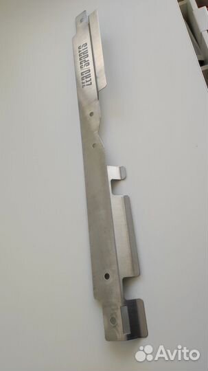 Направляющая накладка на радиатор zero/sports