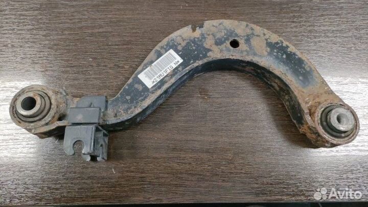 Рычаг подвески верхний задний Skoda Octavia II