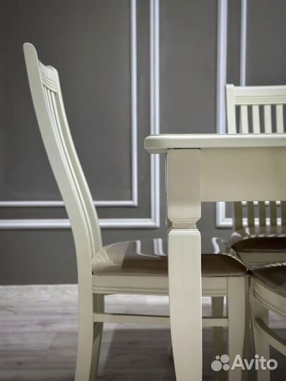 Комплект стол и стулья. Оплата при получении