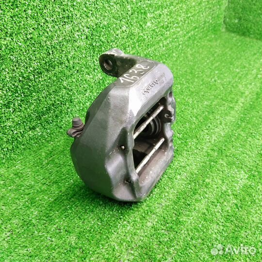 Суппорт тормозной задний правый Volkswagen Touareg