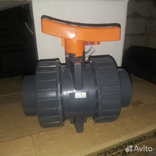 Кран шаровый пвх D75