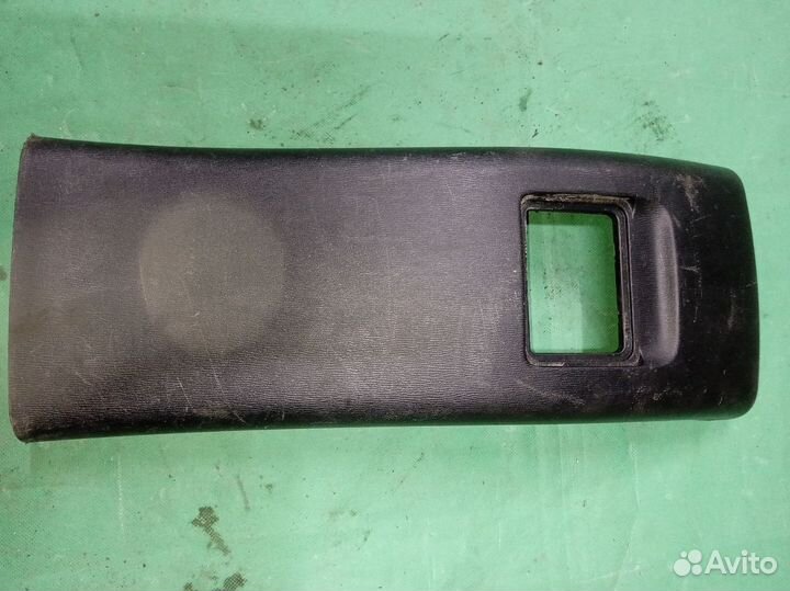 Toyota Avensis (T270) III накладка консоли