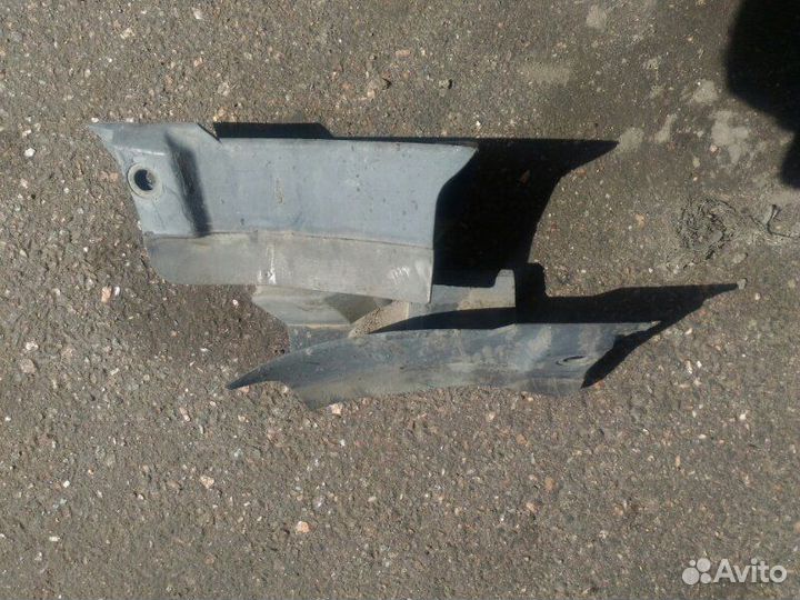 Брызговик задний Mercedes-Benz С240 W203 M112.912