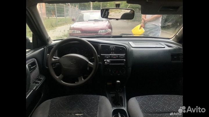 Nissan Primera 1.6 МТ, 1997, битый, 300 000 км