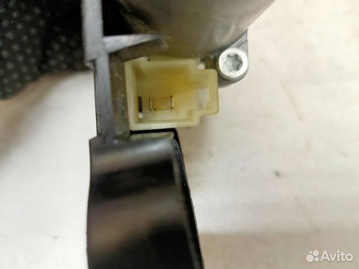 Моторчик шторки двери бмв