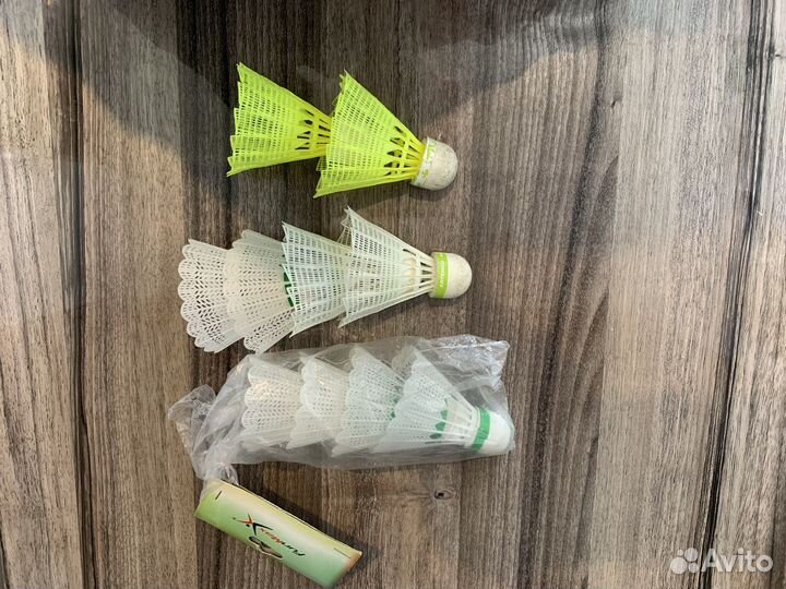 Воланчик для бадминтона