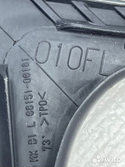 Уплотнитель стекла двери передний левый Toyota