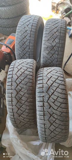 Nitto Therma Spike 215/55 R17
