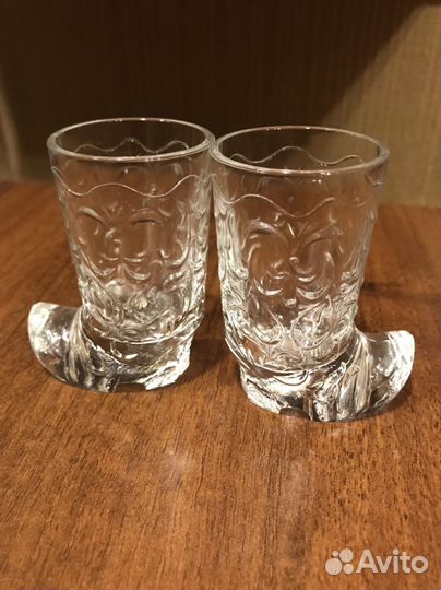 Рюмки, стопки, бокалы, кружки, графин