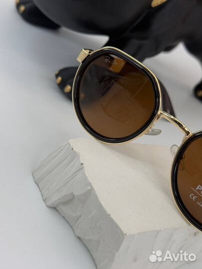 Солнцезащитные очки Ray ban