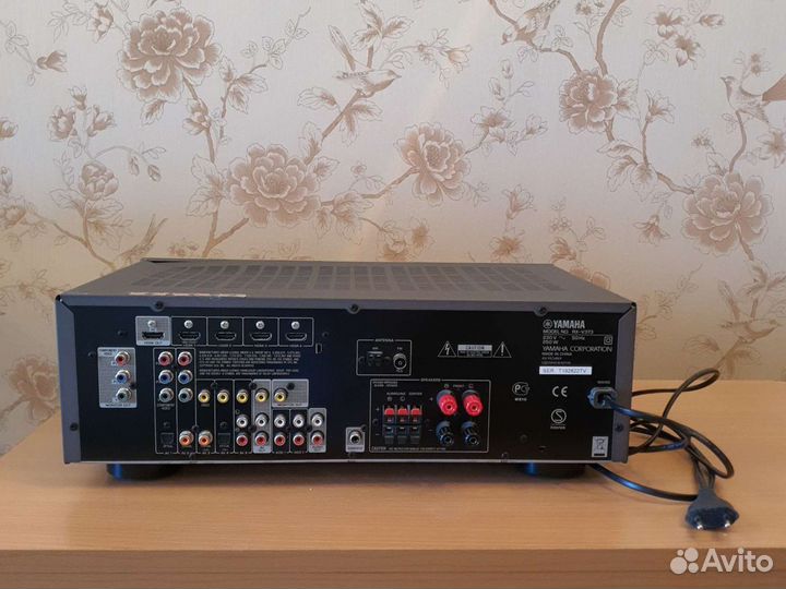 Ресивер Yamaha RX-V373