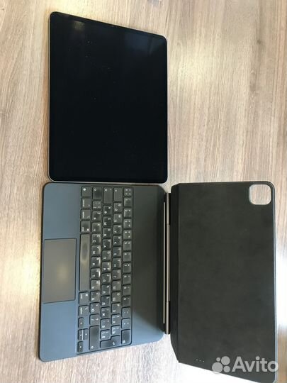 iPad pro 12 9 5 поколение c Клавиатурой