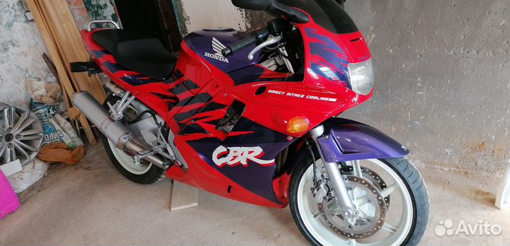 Honda CBR600F2