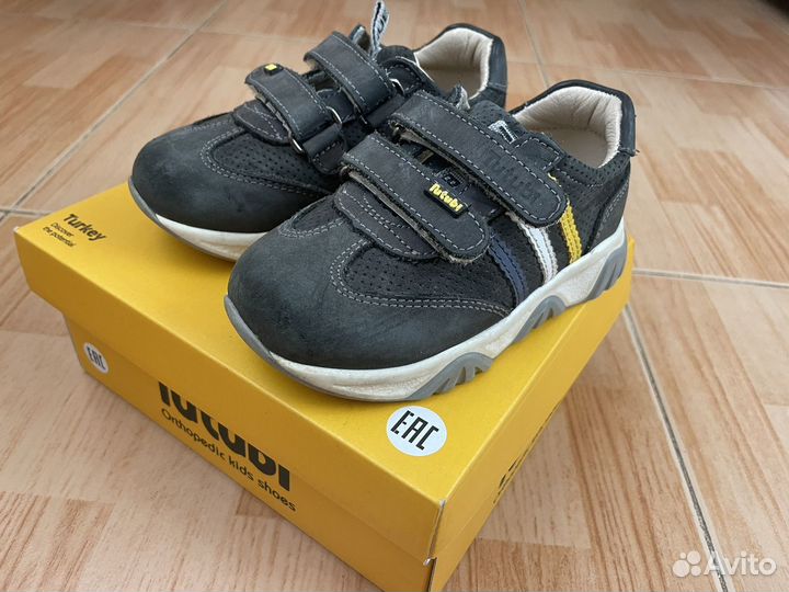 Кроссовки tutubi 23 р
