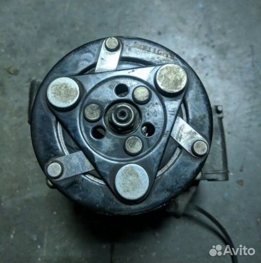 Компрессор кондиционера 1.8 Honda Civic 8 4d цивик