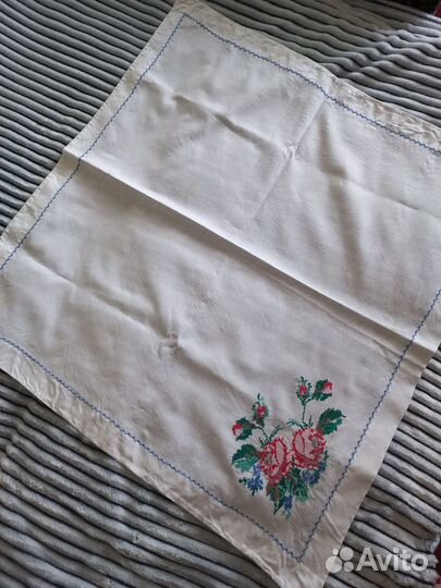 Салфетка с вышивкой
