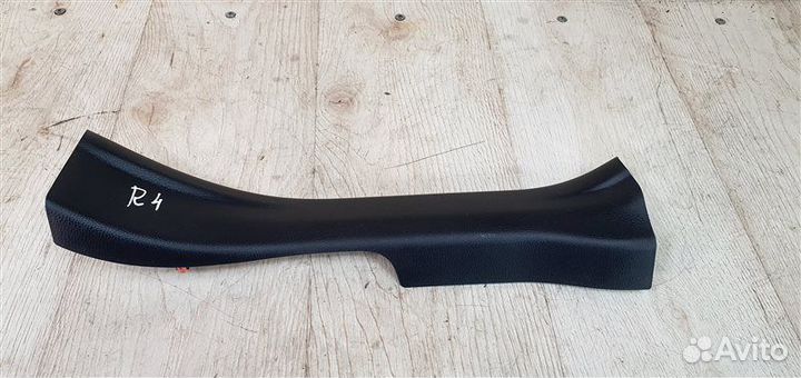 Накладка на порог левая Toyota Rav4 V (XA50) 2.5