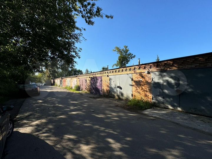 Гараж, > 30 м²