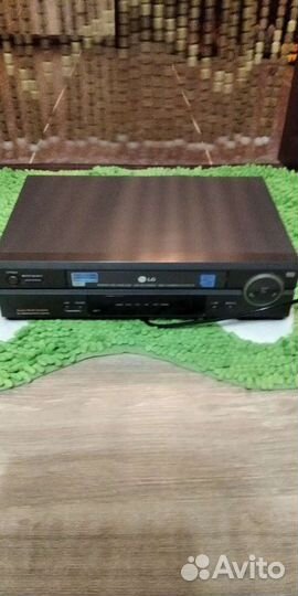 Видеомагнитофон