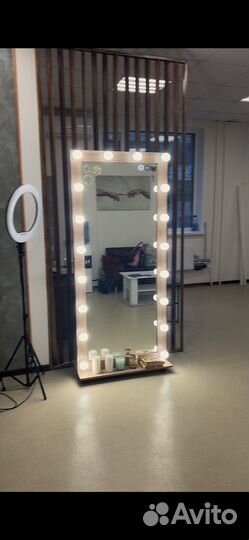 Зеркало с подсветкой напольное