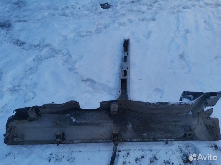 Центральная стойка кузова правая УАЗ Патриот 409