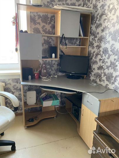 Компьютерный стол