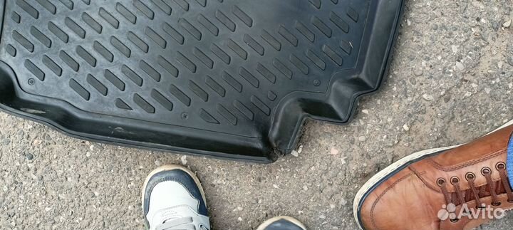 Резиновый коврик Nissan Almera Classic