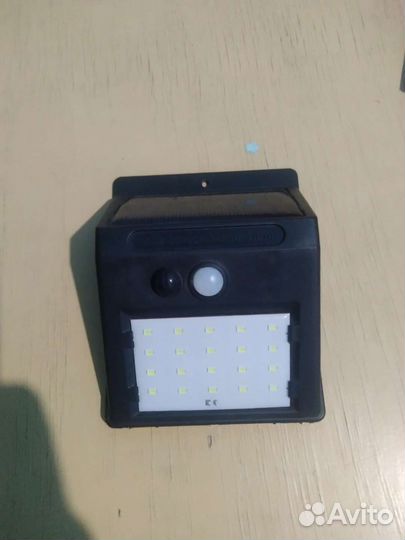 Светильник уличный на солнечной батарее