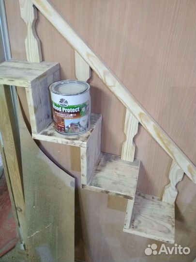 Полка из дерева,лестница