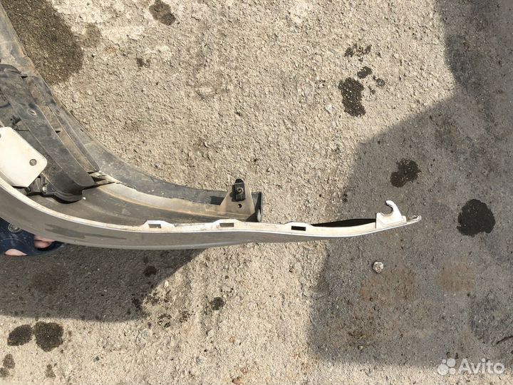 Тойота авенсис