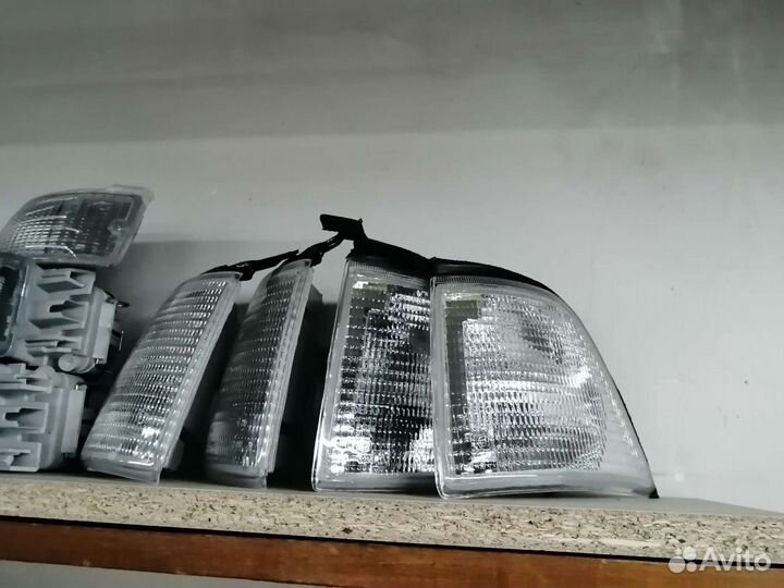 Поворотники передние белые Audi 80 Б4/Б3 (L/R)