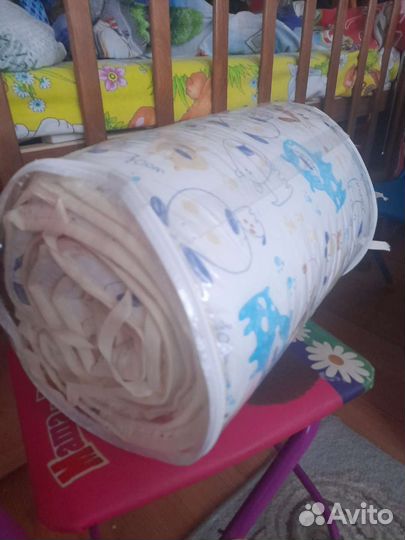 Детская кроватка с маятником и ящиком