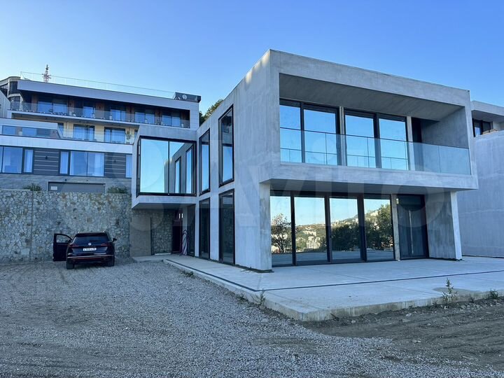 Дом 308 м² на участке 10 сот.