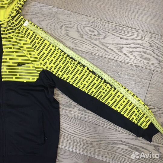 Спортивный костюм р. 140