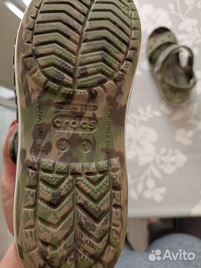 Сандалии crocs j1