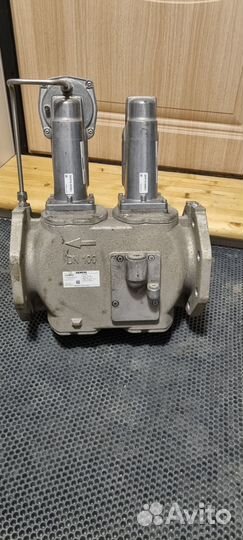 Двойной газовый клапан VGD40.100 Siemens