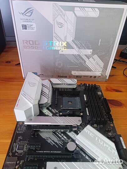 Asus ROG strix B550 a gaming / Ryzen 7 5800X