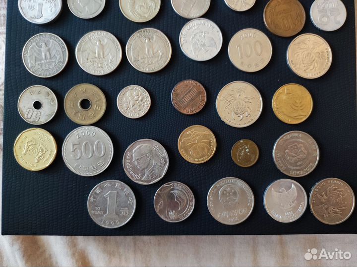 Монеты и значки