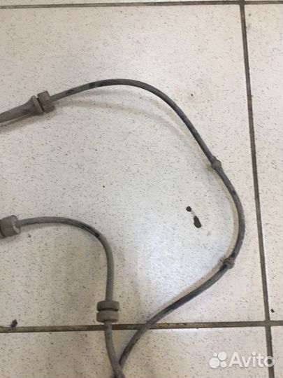 Датчик abs передний правый Nissan Tiida C11 HR 16