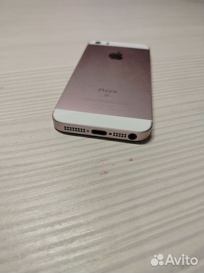 iPhone SE, 32 ГБ